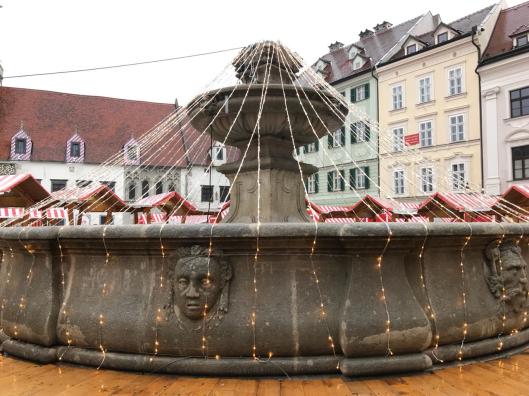 42ca8372-fbf1-4e9a-86d4-c117ce75f5f9